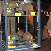 wystawa wojskowych czapek 13